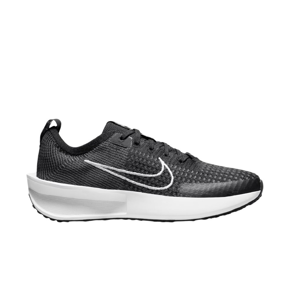 TÊNIS NIKE INTERACT RUN PRETO COM BRANCO FEMININO