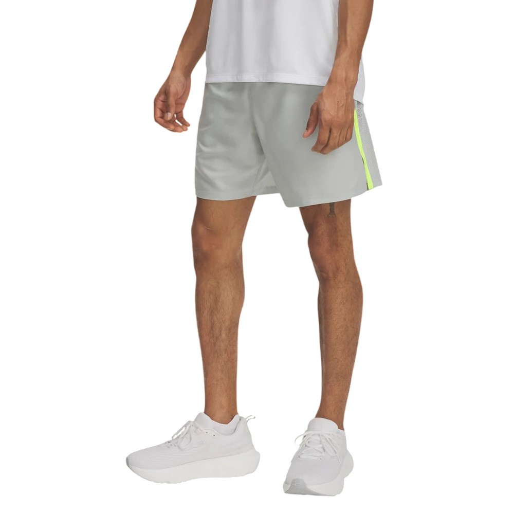 SHORT UNDER ARMOUR LAUNCH 7" CINZA COM VERDE MASCULINO