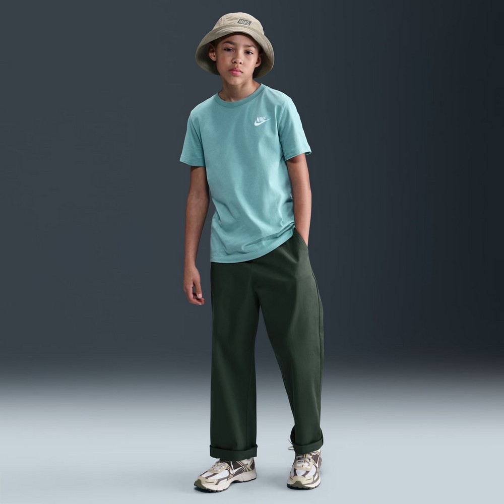 CAMISETA NIKE K NSW TEE EMB FUTURA LBR VERDE CLARO JUVENIL