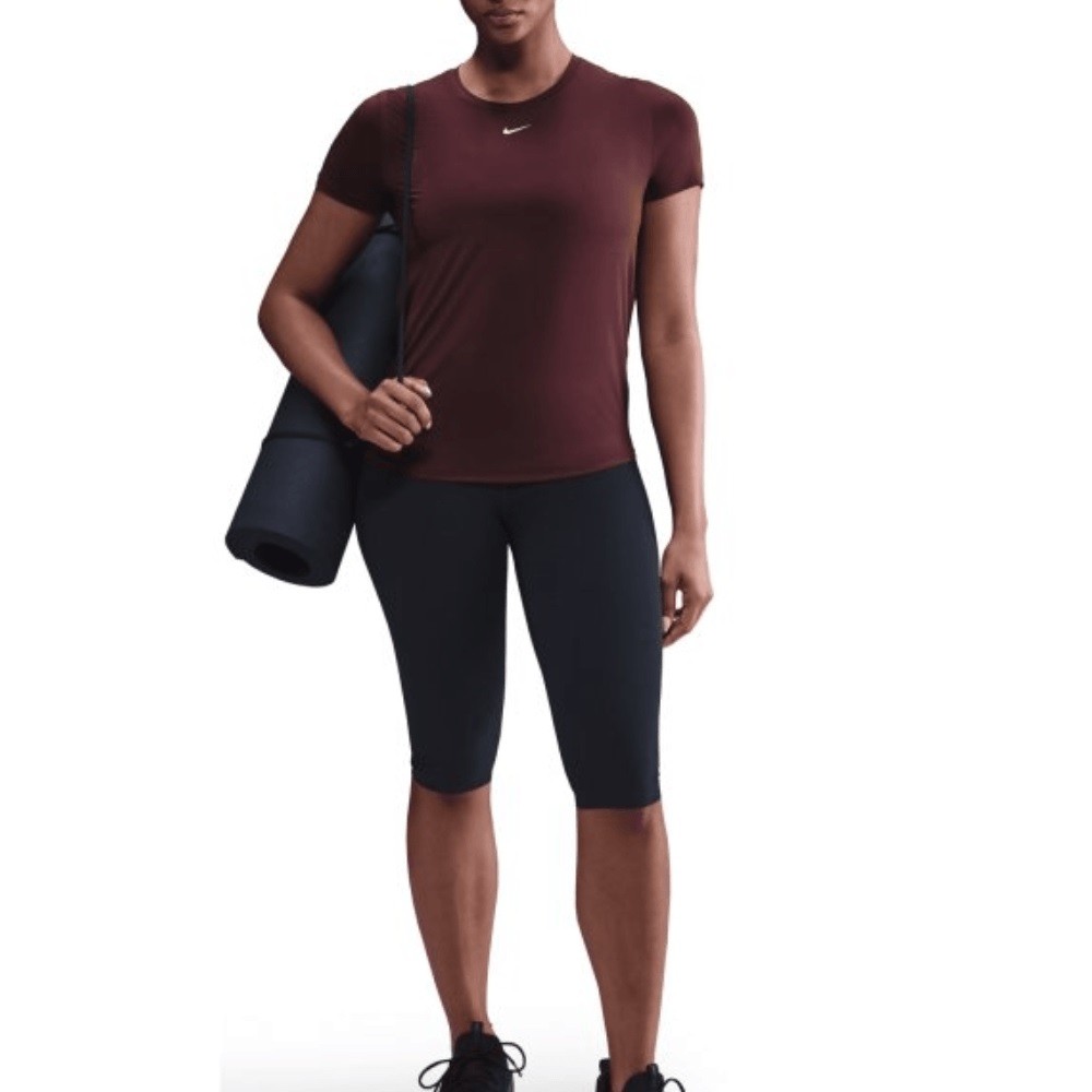 CAMISETA NIKE ONE CLASSIC DF SS TOP VINHO FEMININA
